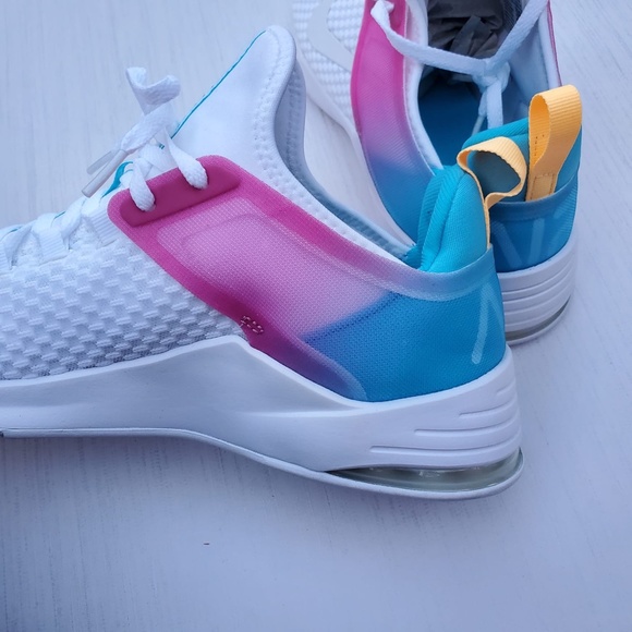 NIKE WOMENS AIR MAX BELLA TRAINING SHOE sold - Picture 6 of 10